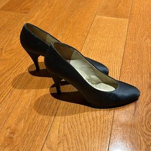 Navy satin Dior heels